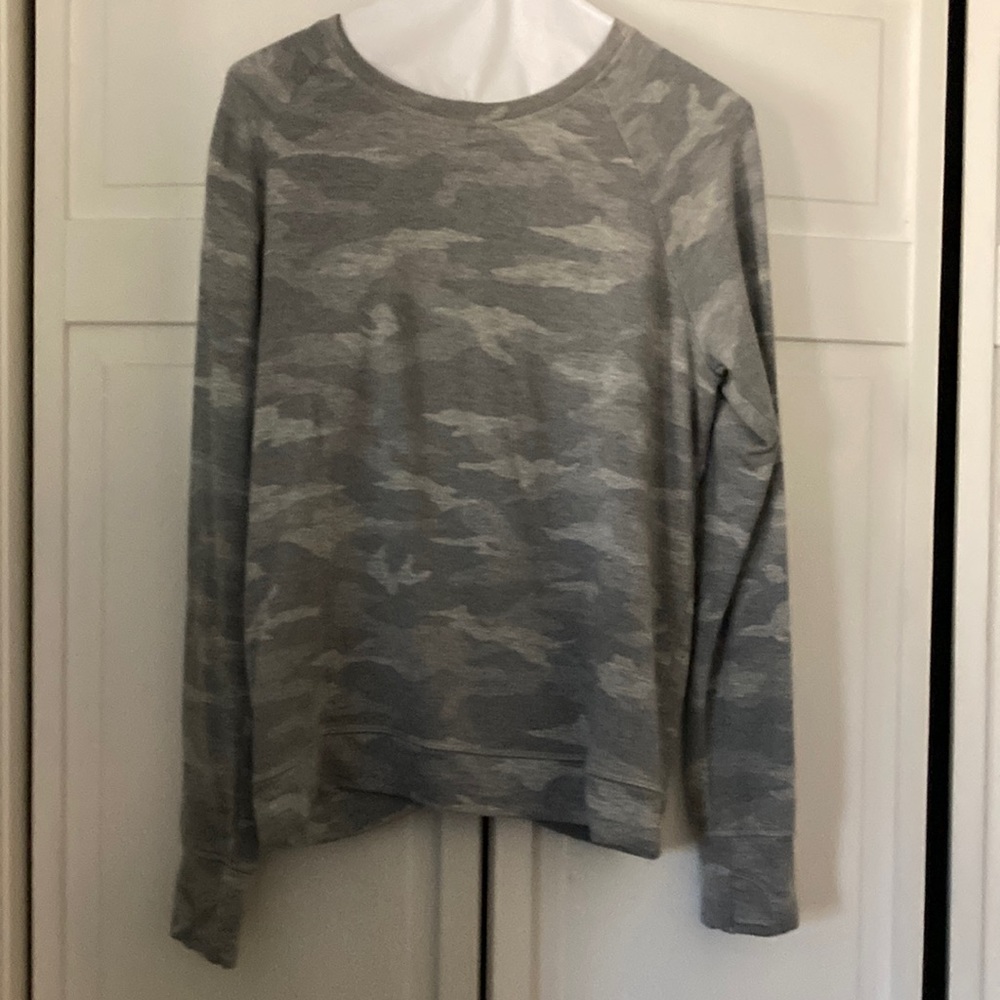 Athleta Girl Cozy Cross Your Fingers Sweatshirt - XXL 16 - Grey Heather Camo